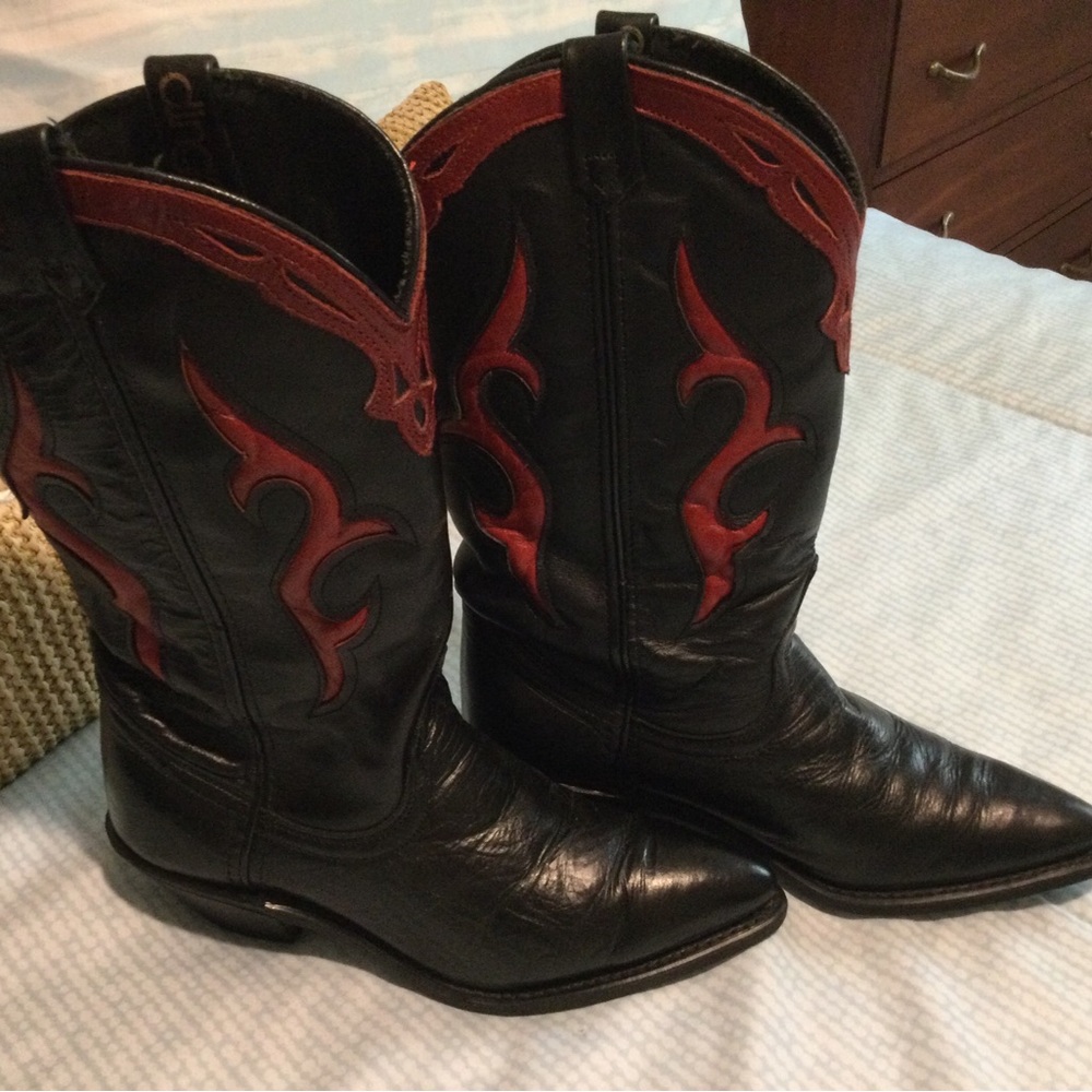 Cute Vintage Dingo Cowgirl Black Leather and Red Inlay Design/ WM Sz 5.5M.